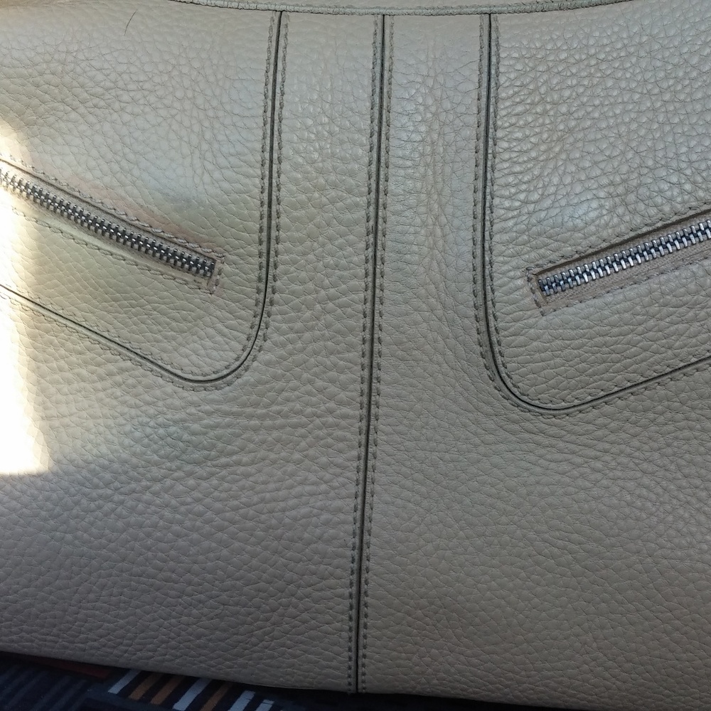 Tod's Miky Butter Pebbled Leather Hobo Bag - Picture 7 of 9